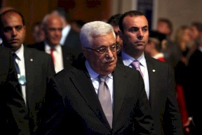 الرئيس عباس يُغادر رام الله لبدء جولة خارجية