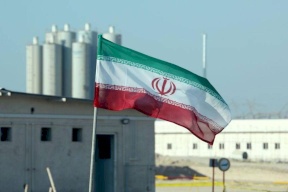 التعامل بالمثل.. إيران تفرض عقوبات على شخصيات أمريكية وبريطانية