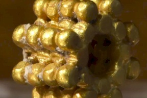 طفل يعثر على "كنز" في القدس