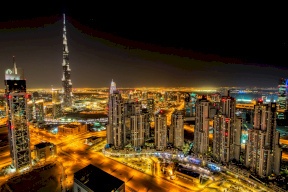 صحيفة إسرائيلية تكشف عن أشكال من العبودية والاتجار بالبشر في دبي