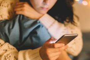 سوري ينتحل صفة كويتي ليتمكن من فتاة عشرينية.. وهذا ما فعله معها