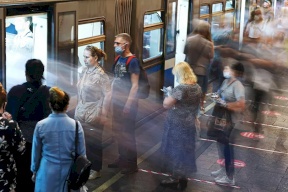 موسكو.. امرأة تنجب طفلاً في المترو بمساعدة الشرطة