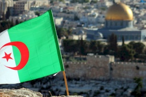 الجزائر.. مشروع قانون يحظر الترويج للتطبيع مع إسرائيل عبر الإعلام
