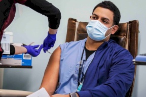 فيديو: رقصة طاقم طبي ابتهاجاً بوصول لقاح كورونا تشعل مواقع التواصل