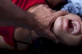 تفاصيل مؤلمة.. كيف أوقع "ذئب بشري" طفلة معاقة وحملت سفاحاً؟