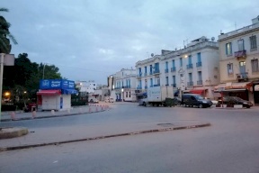 فيديو.. مشاهد مؤثرة لأم طردها ابنها للشارع