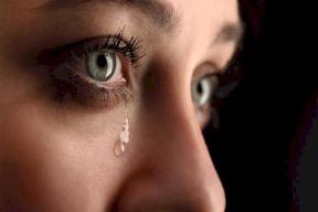 ما سر الضحك بعد الدموع وفوائدها ؟