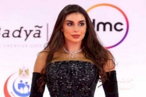 بعد أسطول السيارات .. جاكيت ياسمين صبري يثير الجدل في مصر