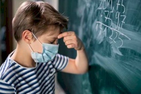 كيف تختلف أعراض كورونا لدى الأطفال عن أعراض البالغين؟