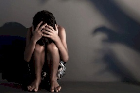 مصرية تعذب نجل زوجها وتحرق أعضاءه التناسلية بطريقة وحشية
