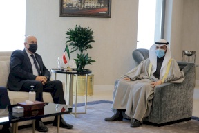 الرجوب يلتقي الغانم في الكويت .. هذا ما ناقشوه