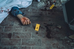 ألقى بها من الدور السابع.. إحالة قاتل حفيدة "القذافي" للجنايات بمصر