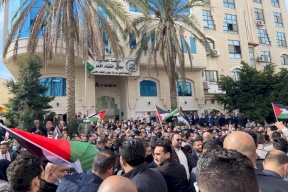 أزمة القضاء.. رقعة الاحتجاج تتوسع باعتصام أمام مجمع المحاكم