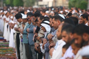 "الأوقاف": صلاة الجمعة غداً في البيوت