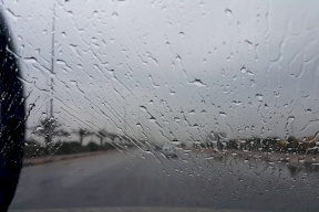 الطقس: استمرار تأثير المنخفض البارد والماطر