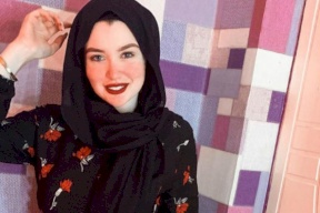 حنين حسام تخلع الحجاب في أول ظهور لها بعد خروجها من السجن