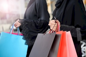 دراسة: التسوق يعدل من الحالة المزاجية للسيدات