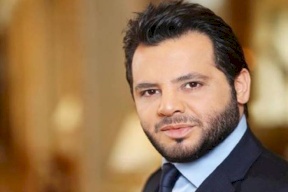 الإعلامي اللبناني نيشان يدخل في نوبة بكاء على الهواء مباشرة .. ماذا حصل؟ (فيديو)