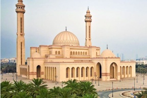 البحرين: تعليق الصلاة في الجوامع والمصليّات