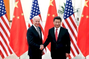 بايدن يجري أول اتصال مع الرئيس الصيني.. ماذا بحثوا؟