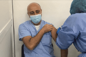 شاهد| لبنان.. فيديو "تمثيلية التطعيم" يثير جدلا