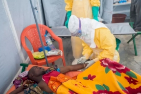 البيت الأبيض: يجب وقف تفشي إيبولا قبل أن يتحول لجائحة