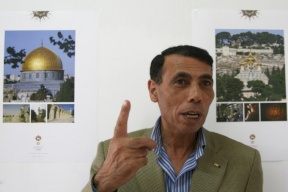 "حاتم عبد القادر" يدعو لوحدة حركة فتح في الانتخابات التشريعية