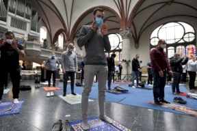 "الأوقاف" توضح بشأن إقامة صلاة الجمعة بالمساجد