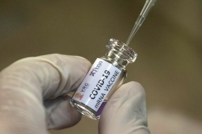 قناة عبرية: السلطة طلبت من إسرائيل تزويدها بـ100 ألف لقاح لكورونا