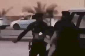 نهاية غير متوقعة لشاب سعودي صفع فتاة على وجهها بعدما ضربته! (فيديو)