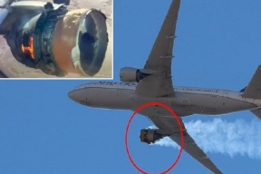 شاهد محرك طائرة أميركية يشتعل وتتساقط أجزاؤه على السكان