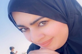 فيديو| أميرة الناصر تظهر بالحجاب مجددا.. وتعرض صورا صادمة لـ"تعنيفها على يد طليقها"