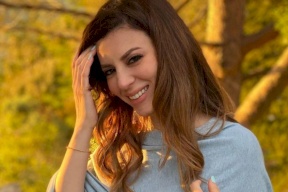 نجمة "ستار أكاديمي" تظهر مع زوجها داخل بركة سباحة وسط الثلوج (فيديو)