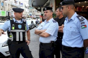 الشرطة: نحقق باعتداء شرطي على مواطن بالضرب