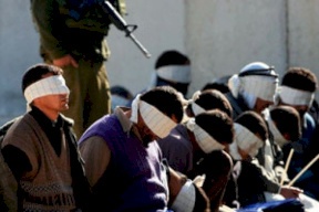 بالأسماء- تمديد توقيف 41 أسيرا في "عوفر وسالم"