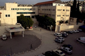 مستشفى جنين الحكومي يعيد استقبال الحالات الصعبة بكورونا
