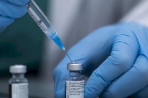 صحيفة: تل أبيب ترسل لقاحات إلى دولة عربية قبل التطبيع