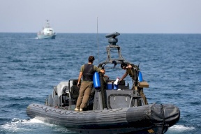 زورقان حربيان إسرائيليان يخرقان المياه الإقليمية اللبنانية