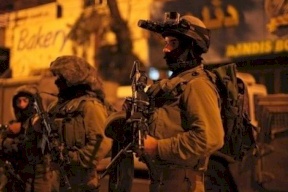 بالأسماء .. اعتقال 12 مواطنا من الضفة 