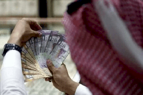 إماراتي ينثر 50 ألف يورو على المارة في دبي والقضاء يعاقبه!