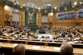 "بتعالج بإسرائيل ولا في معان".. عبارة تحت قبة البرلمان تسبب غضباً في الأردن