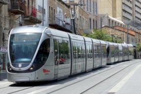 "الخط الأخضر".. مسار جديد للقطار الخفيف التهويدي بالقدس