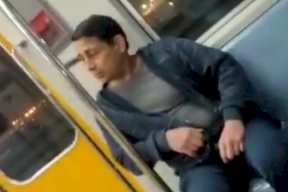 مصر.. فيديو يثير ضجة كبيرة لشاب يقوم بأفعال فاضحة أمام فتاة والشرطة تتحرك