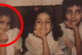 هذه الطفلة الجميلة أصبحت فنانة شهيرة وملكة جمال.. من تكون؟