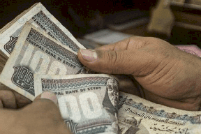 شركة مصرية تثير الجدل.. هذا ما فعلته برواتب موظفيها بسبب عيد الأم!