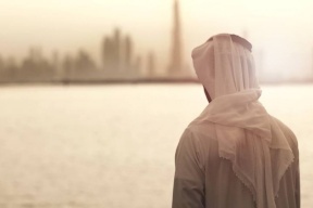 الإمارات: دفعت له مؤخر زوجته ليتزوجها.. وموقفه تسبب بضجة كبيرة!