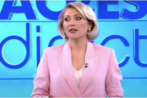 عارية تقتحم الأستوديو لقتل مذيعة على الهواء (فيديو)