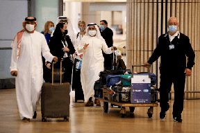 الصحة الإسرائيلية تطالب بمنع دخول سائحين من الإمارات