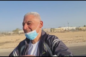 فيديو| رشدي أبو مخ يتنفس الحرية بعد 35 عامًا من الأسر في سجون الاحتلال