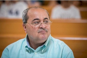 الطيبي يلمح لإمكانية دعم حكومة برئاسة بينيت